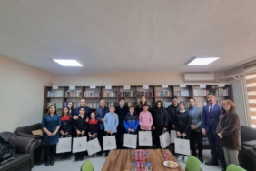 bilecik-haber_meric-ilcesinde-en-cok-kitap-okuyan-ogrenciler-odullendirildi-50381.jpg