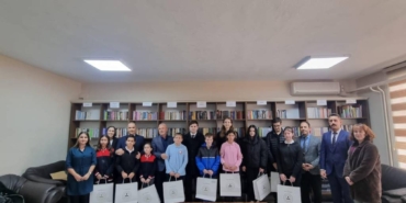bilecik-haber_meric-ilcesinde-en-cok-kitap-okuyan-ogrenciler-odullendirildi-50381.jpg