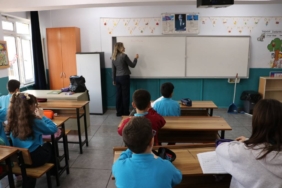 bilecik-haber_notalarla-engelini-asan-melis-ogretmen-azmiyle-umut-oluyor-52996.jpg