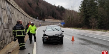 Otomobil istinat duvarına çarptı: 1 yaralı