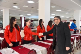 Rektör Kaplancıklı'dan Sporculara Tebrik
