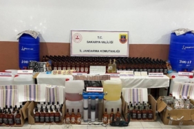 bilecik-haber_sakarya-da-kacak-ve-sahte-icki-operasyonunda-3-zanli-gozaltina-alindi-49175.jpg