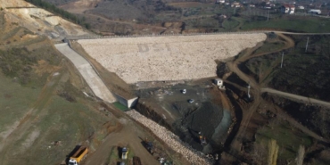 bilecik-haber_sakarya-da-su-tutan-baraj-ve-goletle-7-bin-dekar-tarim-arazisi-sulanacak-49041.jpg