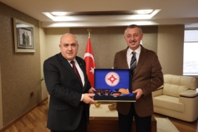 Tahir Büyükakın'a ziyaret