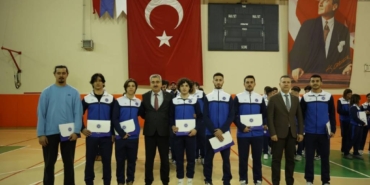 bilecik-haber_tekirdag-nku-rektoru-sahin-basarili-sporcularla-bir-araya-geldi-52820.jpg