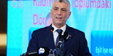 bilecik-haber_ticaret-bakani-bolat-zamansiz-kadinlar-odul-toreninde-konustu-50082.jpg