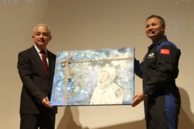 bilecik-haber_turkiye-nin-ilk-astronotu-alper-gezeravci-kirklareli-nde-ogrencilerle-bulustu-53373.jpg