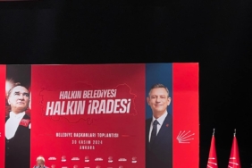 TÜZÜN ÖNEMLİ TOPLANTIDA DİVANDA GÖREV ALDI