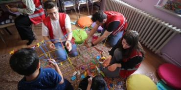 bilecik-haber_universite-ogrencileri-dezavantajli-cocuklari-geleneksel-oyunlarla-bulusturuyor-48704.jpg