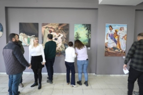 bilecik-haber_universite-ogrencilerinin-yaptigi-resimler-sanatseverlerle-bulustu-51931.jpg