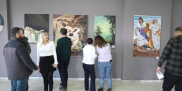 bilecik-haber_universite-ogrencilerinin-yaptigi-resimler-sanatseverlerle-bulustu-51931.jpg