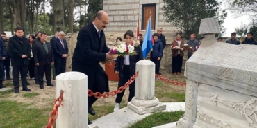 bilecik-haber_vatan-sairi-namik-kemal-vefatinin-136-yilinda-mezari-basinda-anildi-47445.jpg