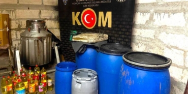 bilecik-haber_yalova-da-70-litre-sahte-alkol-ele-gecirildi-48678.jpg