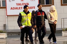 bilecik-haber_yalova-da-sahte-20-bin-800-lira-ile-yakalanan-2-zanli-tutuklandi-48868.jpg