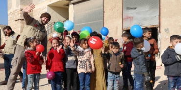 bilecik-haber_yetim-vakfi-suriye-icin-yardim-kampanyasiyla-70-bin-kisiye-ulasmayi-hedefliyor-51360.jpg