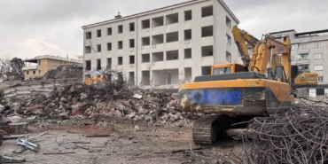 bilecik-haber_yikimina-baslanan-yalova-valiligi-binasi-deprem-tatbikatina-hazirlaniyor-52495.jpg