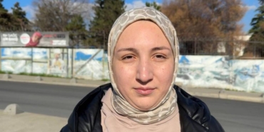 bilecik-haber_zeytinburnu-nda-kopegini-korumak-isteyen-kadin-basibos-kopegin-saldirina-ugradi-50286.jpg