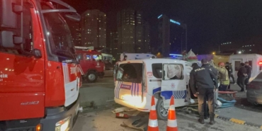 bilecik-haber_zeytinburnu-ndaki-trafik-kazasinda-1-i-polis-3-kisi-yaralandi-51591.jpg