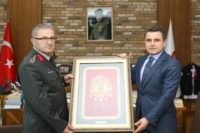 bilecik-haber_1-ordu-komutani-orgeneral-metin-tokel-gelibolu-yarimadasi-ni-ziyaret-etti-54943.jpg