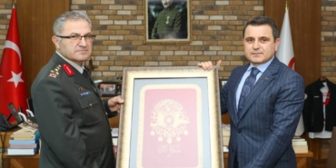 bilecik-haber_1-ordu-komutani-orgeneral-metin-tokel-gelibolu-yarimadasi-ni-ziyaret-etti-54943.jpg