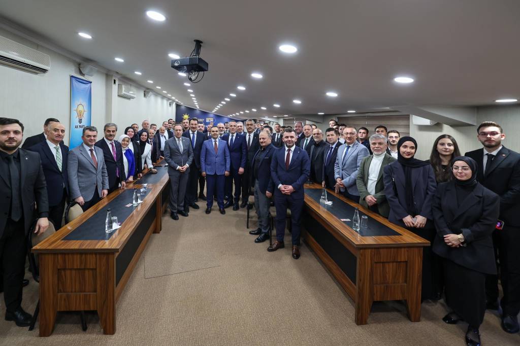 bilecik-haber_ak-parti-il-baskani-tever-den-bakan-kacir-a-tesekkur-55306.jpg