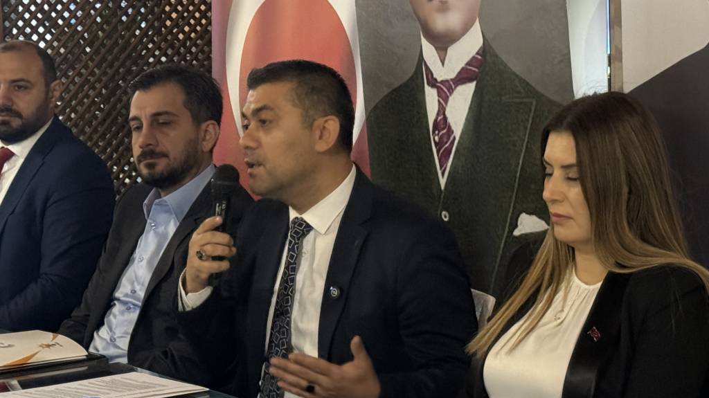 bilecik-haber_ak-parti-tekirdag-il-baskani-gumus-cumhurbaskani-na-hakaret-ten-tutuklanan-belediye-calisanina-iliskin-konustu-55262.jpg