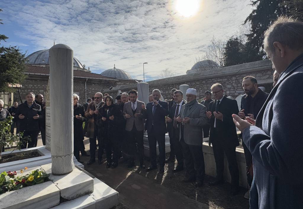 bilecik-haber_ali-emiri-efendi-101-vefat-yil-donumunde-fatih-te-anildi-57235.jpg