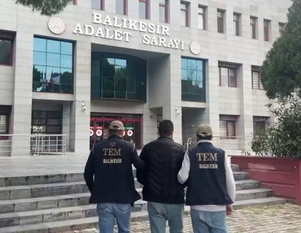 bilecik-haber_balikesir-de-firari-feto-hukumlusu-yakalandi-56028.jpg