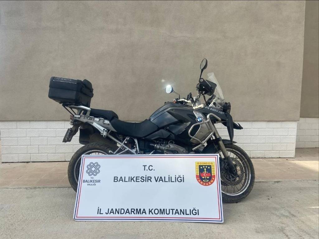 bilecik-haber_balikesir-de-gerceklesen-operasyonlarda-45-duzensiz-gocmen-yakalandi-55469.jpg