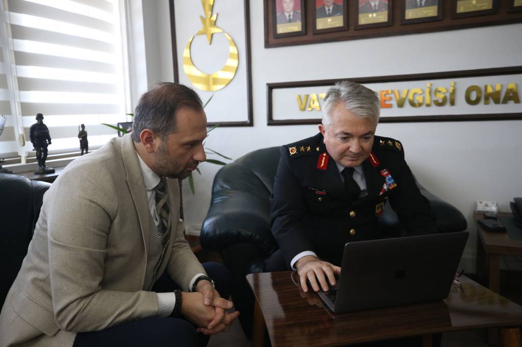bilecik-haber_balikesir-il-jandarma-komutani-tumgeneral-alkan-aa-nin-yilin-kareleri-oylamasina-katildi-56253.jpg