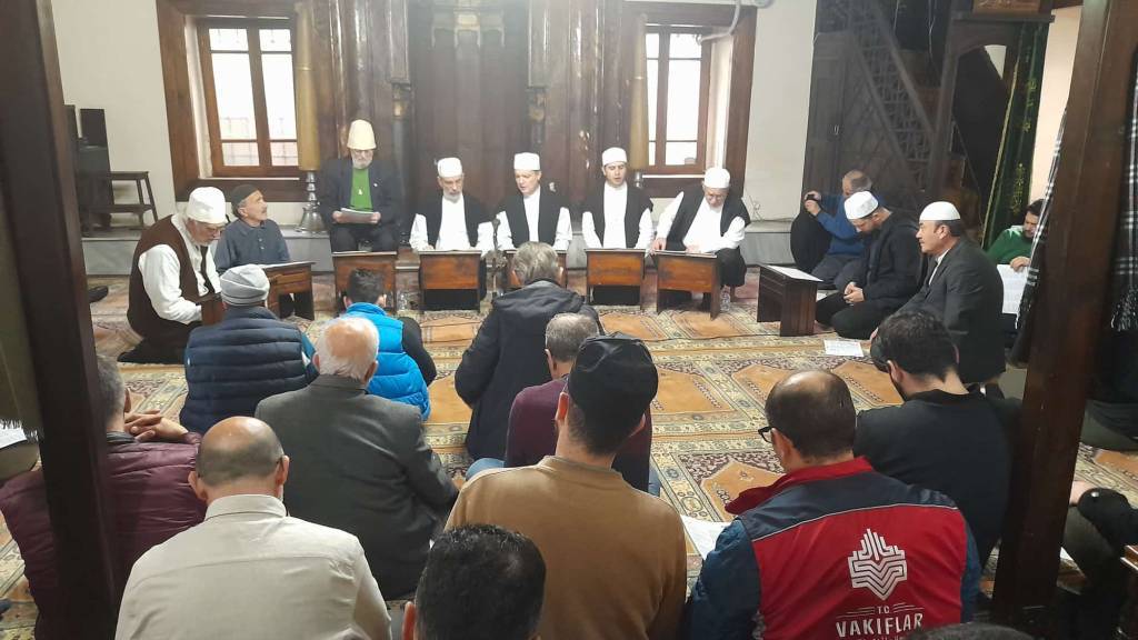 bilecik-haber_bursa-da-137-yildir-mi-raciye-gelenegi-yasatiliyor-57411.jpg