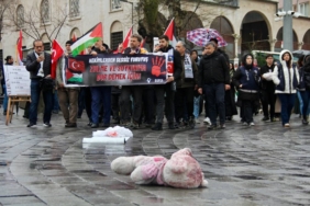 bilecik-haber_bursa-da-saglik-calisanlari-ve-hekimler-filistin-e-destek-icin-sessiz-yurudu-54057.jpg