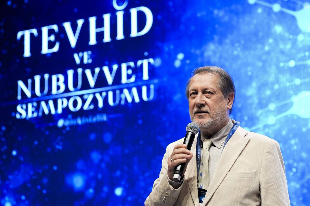 bilecik-haber_buyuk-camlica-camisi-ndeki-tevhid-ve-nubuvvet-sempozyumu-sona-erdi-55212.jpg