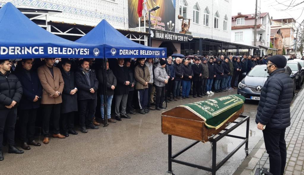 bilecik-haber_canakkale-de-otomobilin-caya-dusmesi-sonucu-olen-universite-ogrencisi-kocaeli-de-defnedildi-55468.jpg