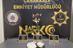 bilecik-haber_canakkale-de-otomobilin-yolcu-koltuguna-saklanan-1-kilogram-sentetik-uyusturucu-ele-gecirildi-54352.jpg