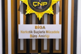 bilecik-haber_canakkale-de-surucusunun-dur-ihtarina-uymadigi-otomobilde-uyusturucu-ele-gecirildi-54346.jpg