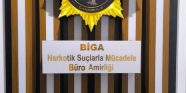 bilecik-haber_canakkale-de-surucusunun-dur-ihtarina-uymadigi-otomobilde-uyusturucu-ele-gecirildi-54346.jpg