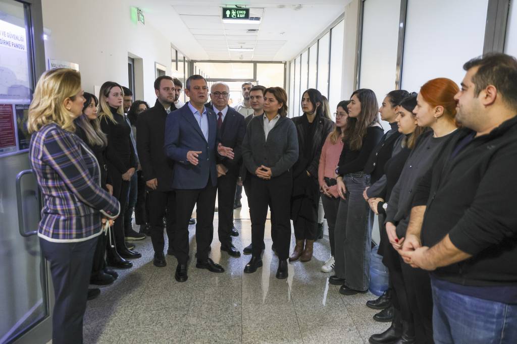 bilecik-haber_chp-genel-baskani-ozel-besiktas-belediyesi-calisanlarini-ziyaret-etti-56193.jpg