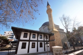 bilecik-haber_ecdat-yadigari-5-asirlik-hersekzade-ahmet-pasa-camisi-nin-restorasyonu-tamamlandi-53639.jpg