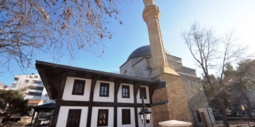 bilecik-haber_ecdat-yadigari-5-asirlik-hersekzade-ahmet-pasa-camisi-nin-restorasyonu-tamamlandi-53639.jpg