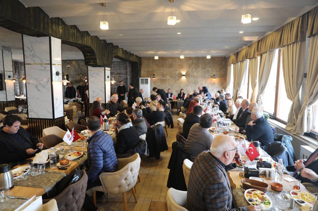bilecik-haber_edirne-belediye-baskani-akin-10-ocak-calisan-gazeteciler-gunu-nu-kutladi-54984.jpg