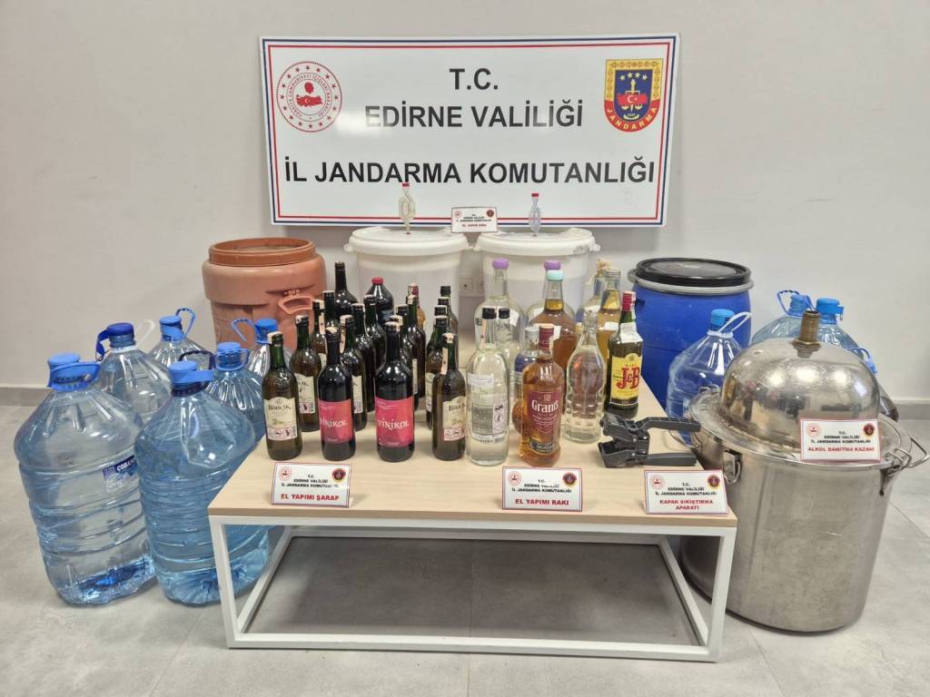 bilecik-haber_edirne-de-evinde-sahte-icki-ureten-supheli-yakalandi-56850.jpg