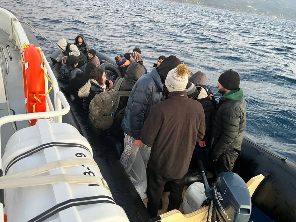 bilecik-haber_ege-denizi-nde-32-duzensiz-gocmen-yakalandi-56396.jpg