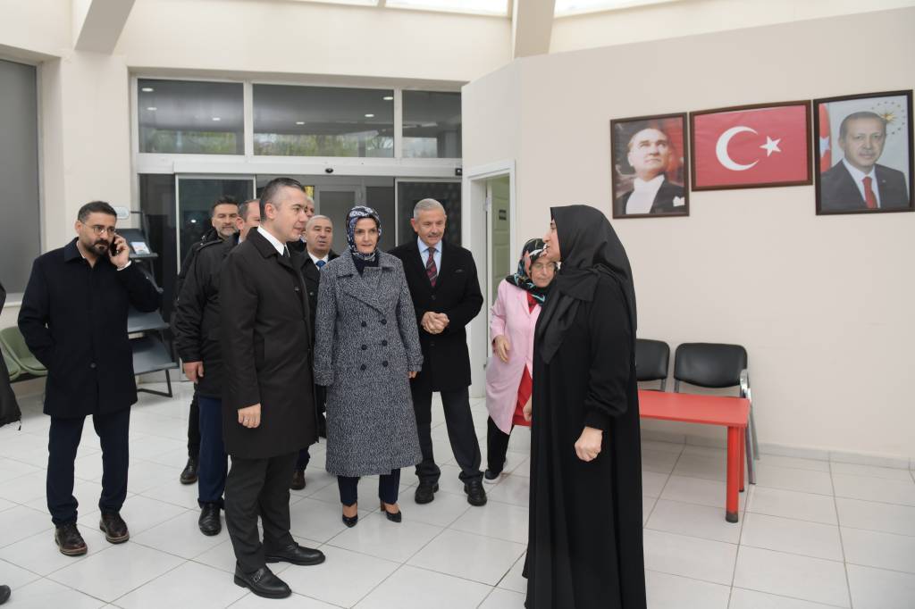 bilecik-haber_esenyurt-belediye-baskan-vekili-aksoy-dan-akcaburgaz-mahallesi-ne-ziyaret-55764.jpg