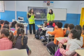 bilecik-haber_gelibolu-da-ilkokul-ogrencilerine-trafik-egitimi-verildi-53778.jpg