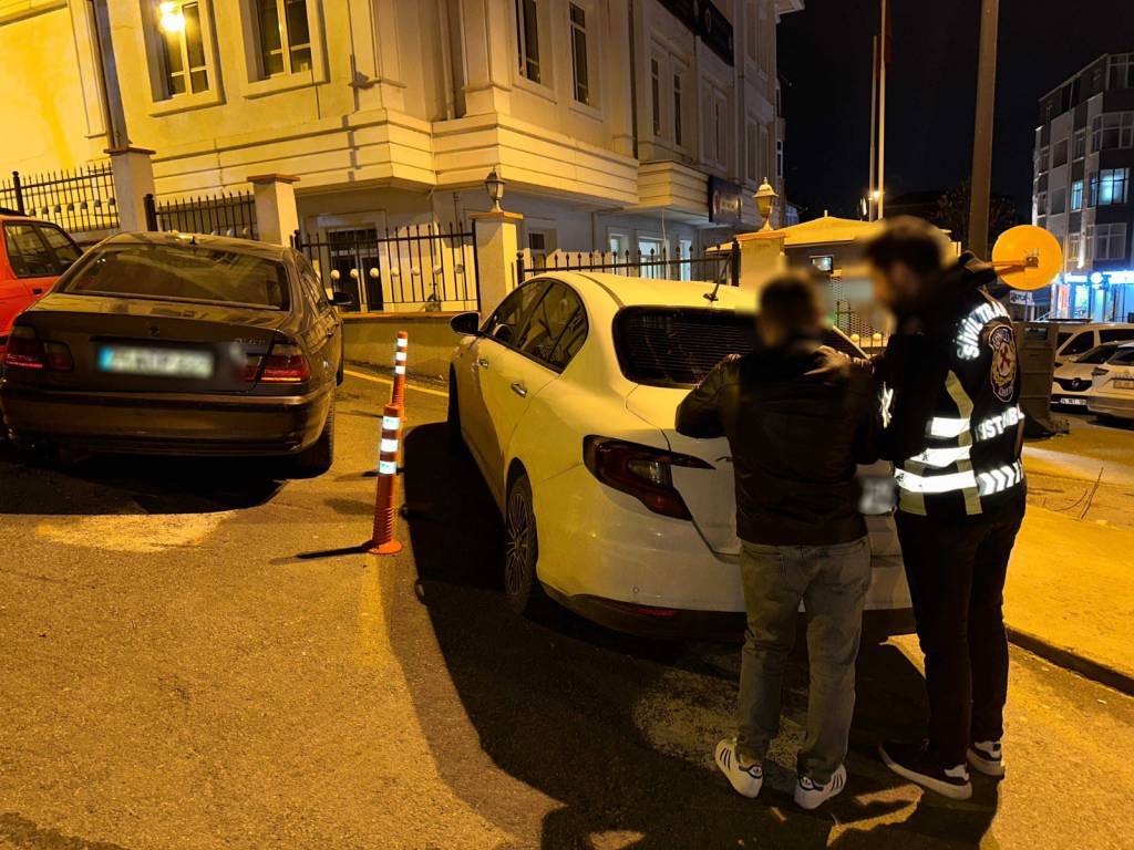 bilecik-haber_istanbul-da-araclariyla-drift-ve-makas-atan-3-surucuye-149-bin-414-lira-ceza-kesildi-55244.jpg