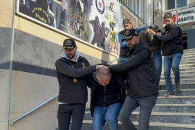bilecik-haber_istanbul-da-is-insaninin-evinden-1-milyon-dolarlik-ziynet-esyasi-calinmasiyla-ilgili-2-zanli-yakalandi-54853.jpg