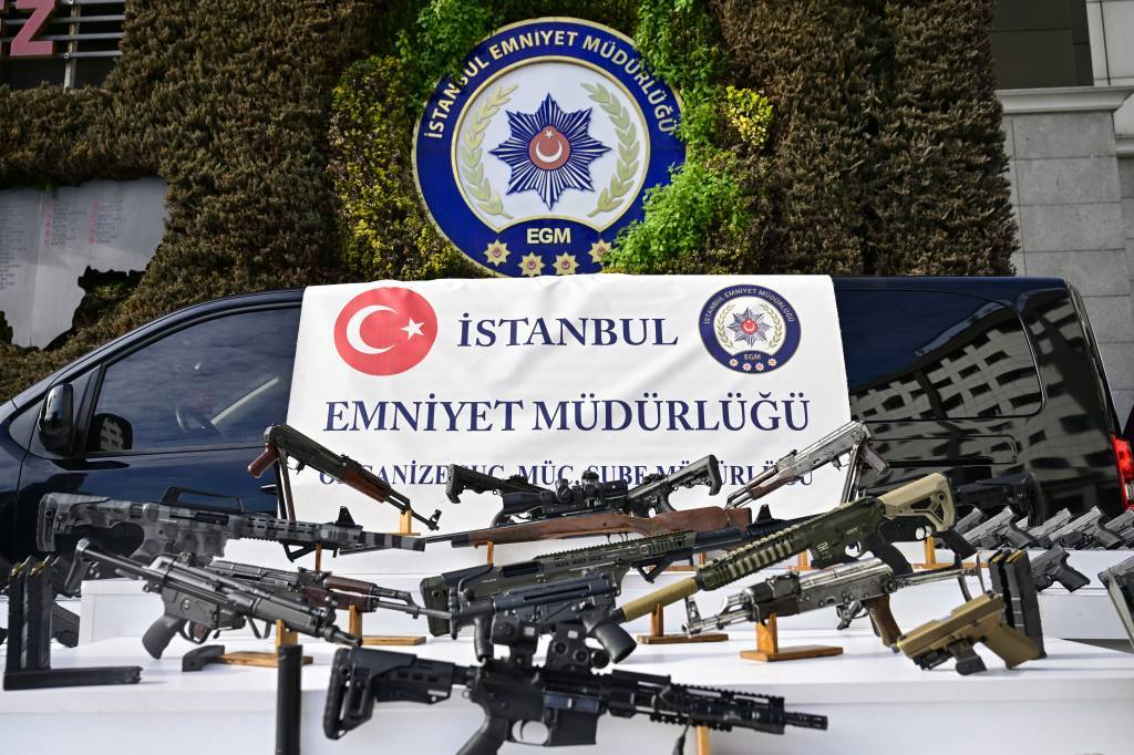 bilecik-haber_istanbul-da-suc-orgutlerine-yonelik-operasyonlarda-yakalanan-23-supheli-tutuklandi-57206.jpg