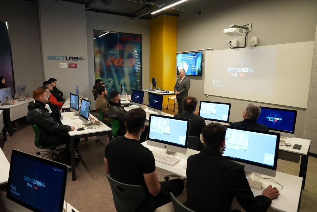 bilecik-haber_istanbul-nisantasi-universitesi-neotech-yerleskesinde-bistlab-acildi-55534.jpg