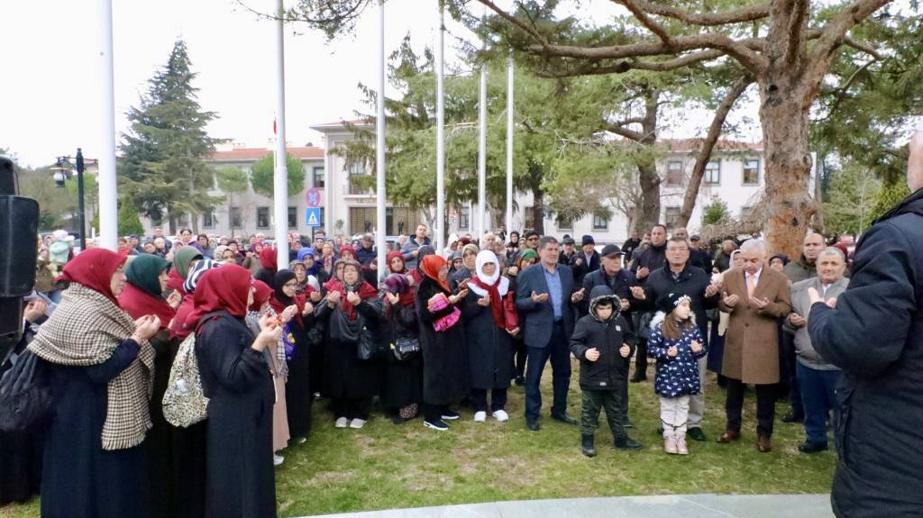 bilecik-haber_kirklareli-nde-umre-kafilesi-kutsal-topraklara-ugurlandi-57301.jpg